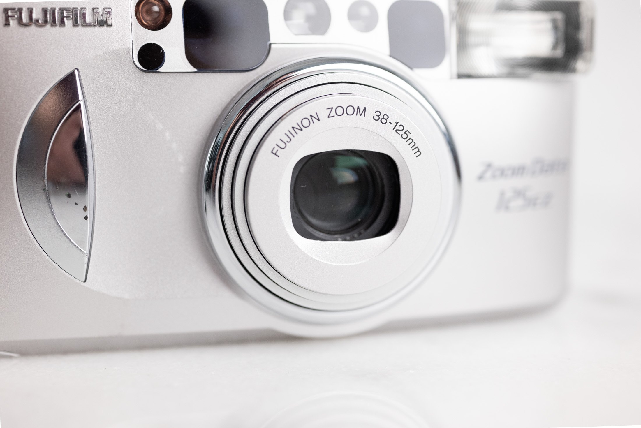 Fujifilm Zoom Date 125 EZ Point and Shoot 35mm Film Camera - Fully